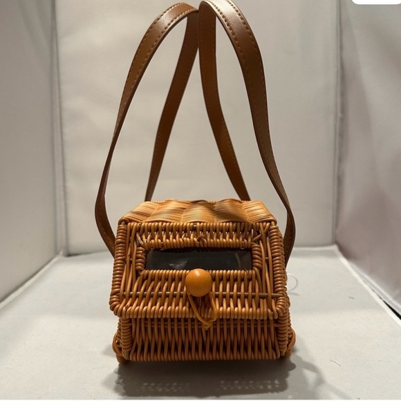 Tommy Bahama Woven Rattan Car Bag in Warm Tan - Picture 7 of 10